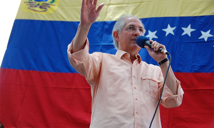 Βενεζουέλα: Επέστρεψε υπό περιορισμό στο σπίτι του ο Αντόνιο Λεντέσμα